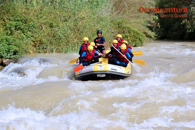 2. Rafting de aguas bravas en el río Genil